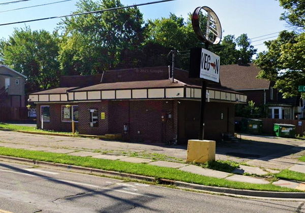 A&W Restaurant - Lansing - 902 E Grand River Ave (newer photo)